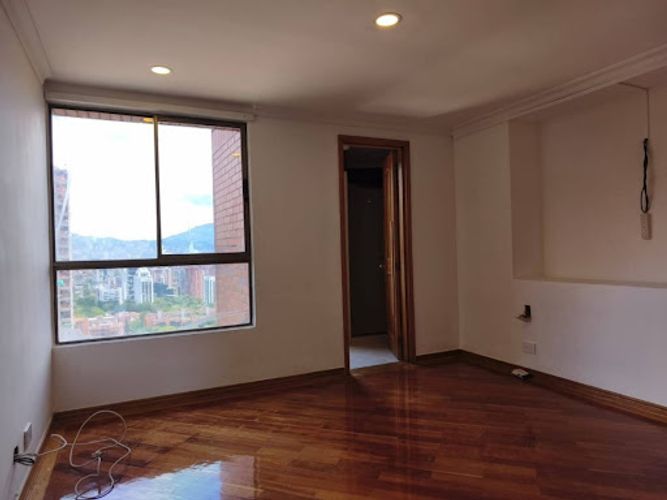 Apartamento de 3 alcobas en arriendo en Los Balsos, Medellín, 227 m² · foto 12 de 22