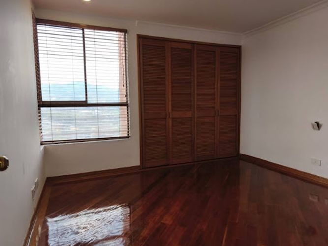 Apartamento de 3 alcobas en arriendo en Los Balsos, Medellín, 227 m² · foto 13 de 22