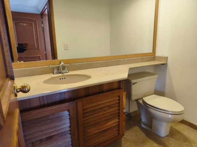Apartamento de 3 alcobas en arriendo en Los Balsos, Medellín, 227 m² · foto 16 de 22