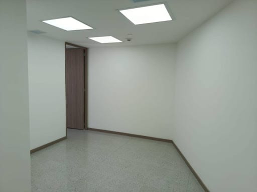 Consultorio en arriendo en San Diego, Medellín, 36 m² · foto 10 de 11