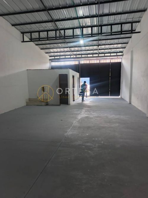 Bodega en venta en Girardot, Bucaramanga, 300 m² · foto 3 de 10