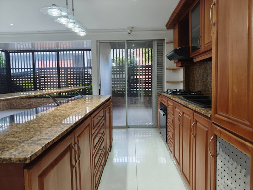Casa en arriendo en Las Palmas, Medellín · foto 3 de 24