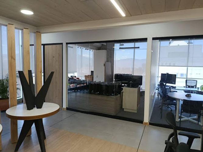 Oficina en arriendo en San Fernando, Medellín, 400 m² · foto 2 de 24