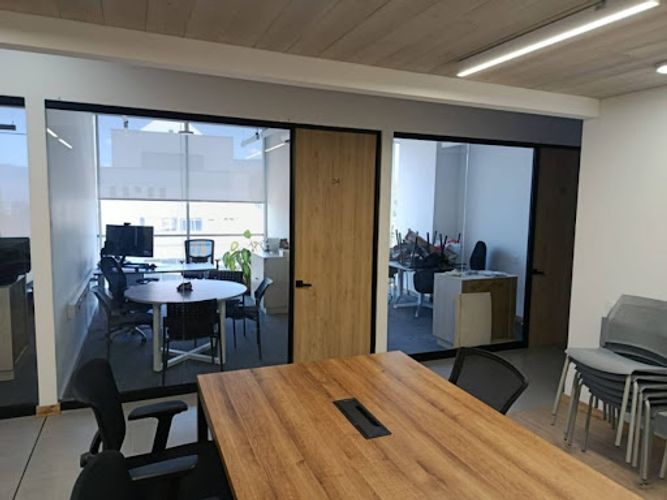 Oficina en arriendo en San Fernando, Medellín, 400 m² · foto 14 de 24