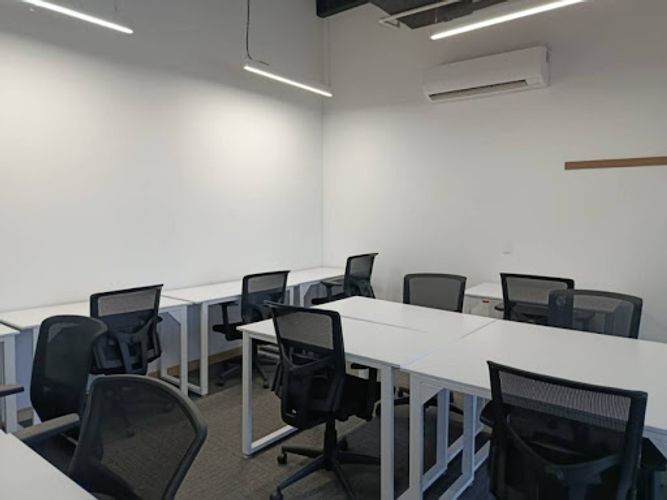 Oficina en arriendo en San Fernando, Medellín, 400 m² · foto 19 de 24