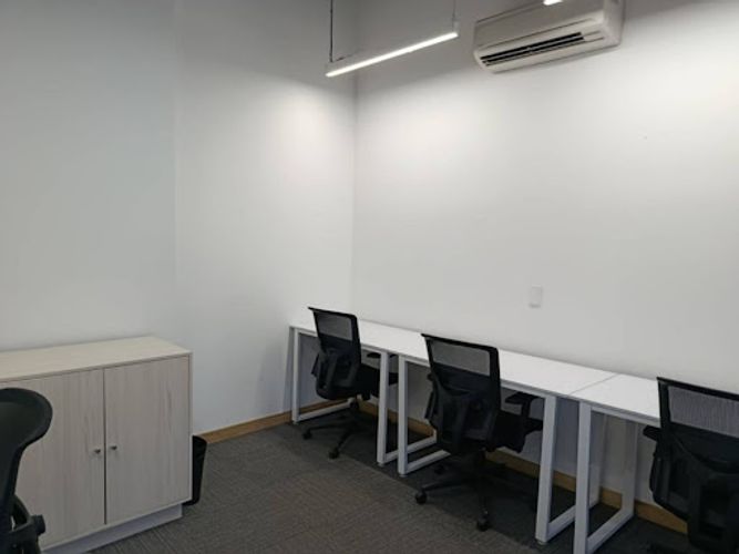Oficina en arriendo en San Fernando, Medellín, 400 m² · foto 21 de 24