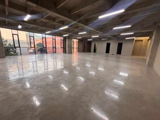 Bodega en arriendo en Los Naranjos, Itagüí, 2420 m² · foto 4 de 17