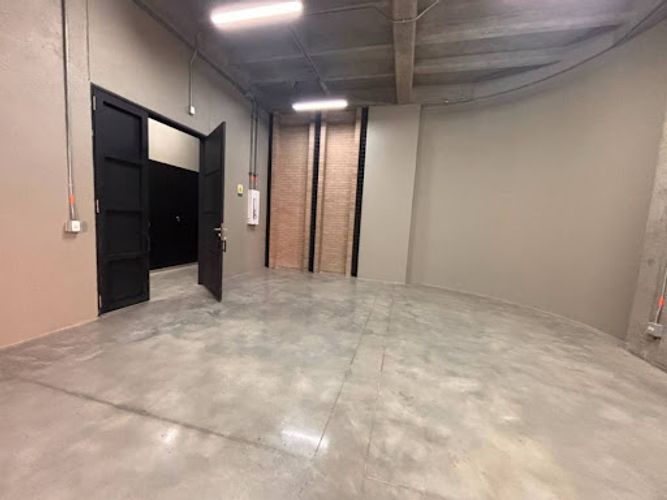 Bodega en arriendo en Los Naranjos, Itagüí, 2420 m² · foto 7 de 17