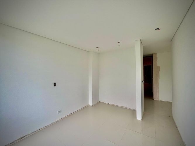 Apartamento de 2 alcobas en venta en Julio Campos Gonzalez, Girardot, 77 m² · foto 2 de 17