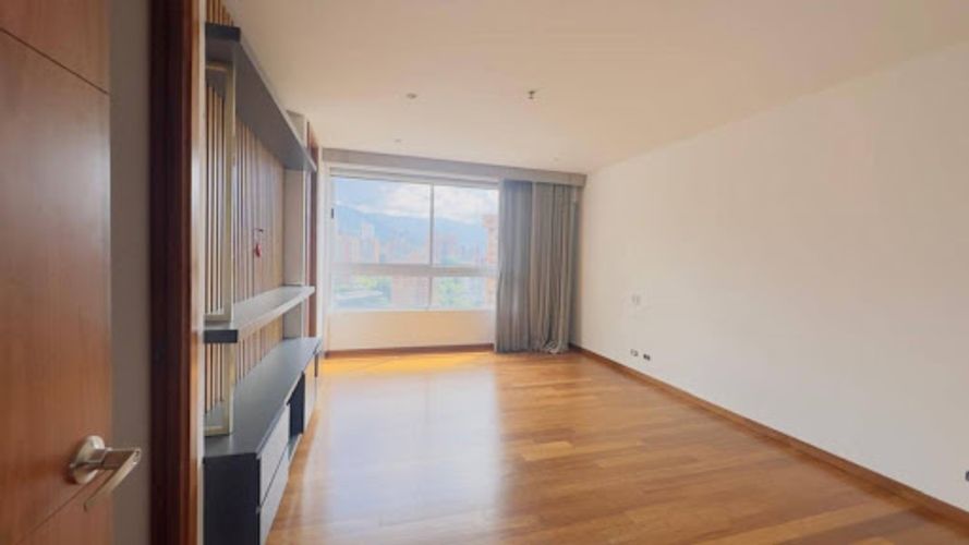 Apartamento de 4 alcobas en arriendo en Vizcaya, Medellín, 198 m² · foto 7 de 22