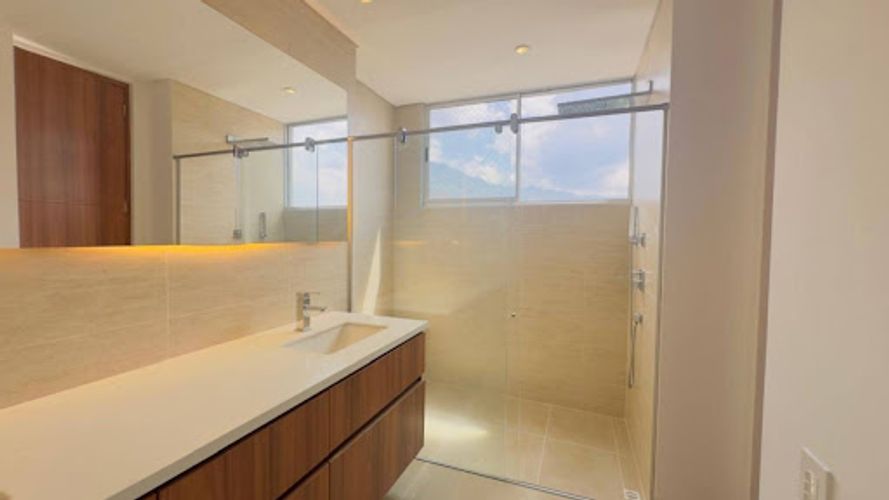 Apartamento de 4 alcobas en arriendo en Vizcaya, Medellín, 198 m² · foto 17 de 22