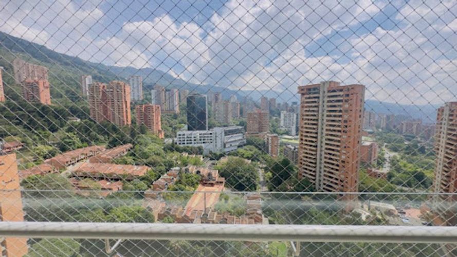 Apartamento de 4 alcobas en arriendo en Vizcaya, Medellín, 198 m² · foto 21 de 22