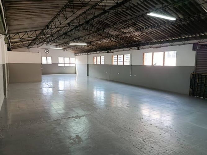 Bodega en arriendo en Laureles, Medellín, 149 m² · foto 3 de 10