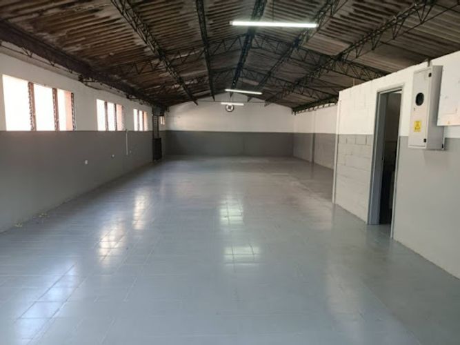 Bodega en arriendo en Laureles, Medellín, 149 m² · foto 5 de 10