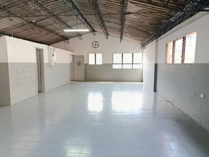 Bodega en arriendo en Laureles, Medellín, 149 m² · foto 7 de 10