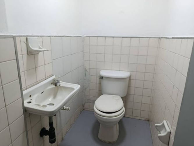 Bodega en arriendo en Laureles, Medellín, 149 m² · foto 10 de 10