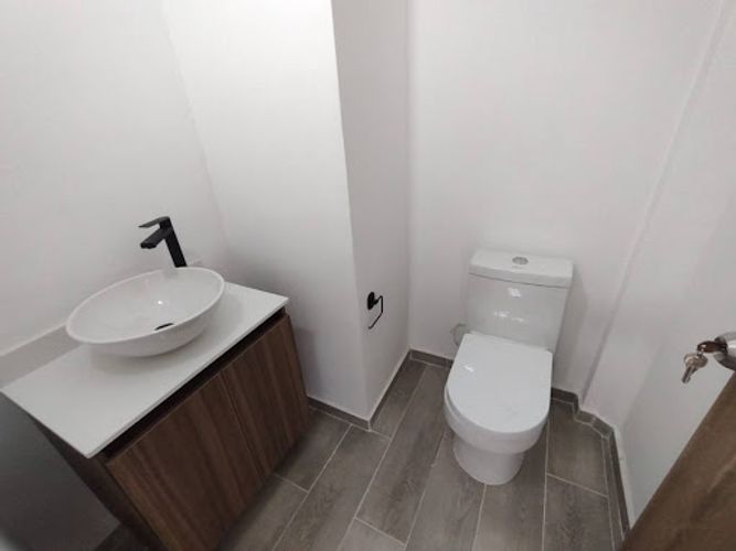 Oficina en arriendo en Manila, Medellín, 60 m² · foto 8 de 9