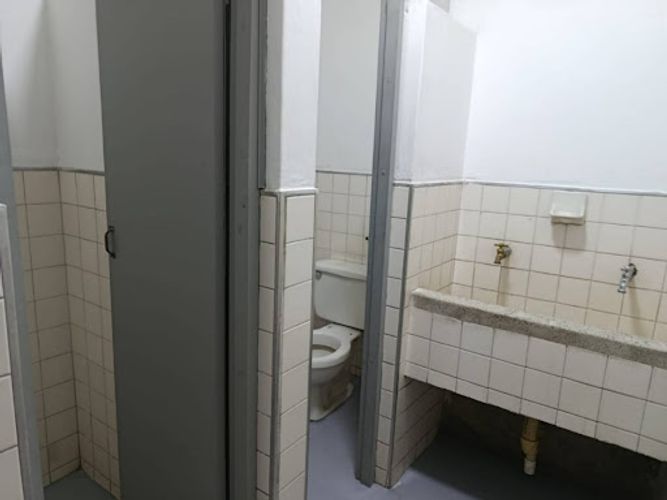 Bodega en arriendo en Laureles, Medellín, 129 m² · foto 5 de 6