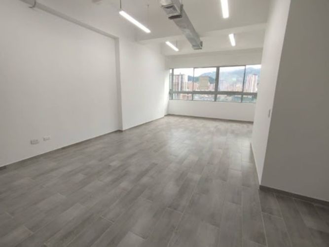 Oficina en arriendo en Restrepo Naranjo, Itagüí, 40 m² · foto 5 de 8