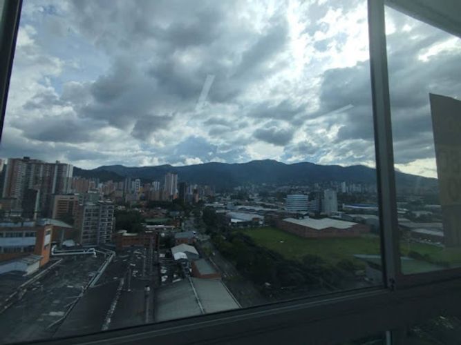 Oficina en arriendo en Restrepo Naranjo, Itagüí, 40 m² · foto 6 de 8