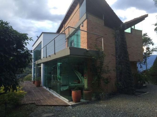 Casa de 3 alcobas en venta en Sabaneta Real, Itagüí, 350 m² · foto 9 de 9
