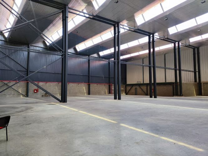 Bodega en arriendo en Zona Comercial Puerta Del Norte 1 Y 2, Copacabana, 2197 m² · foto 2 de 6