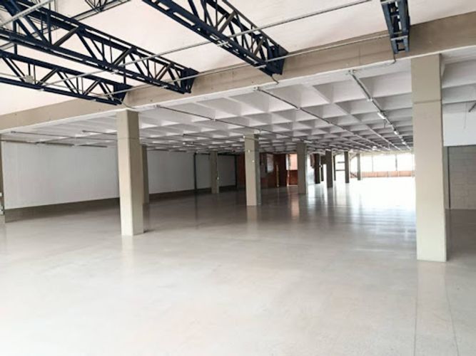 Bodega en arriendo en Belén, Medellín, 870 m² · foto 2 de 20