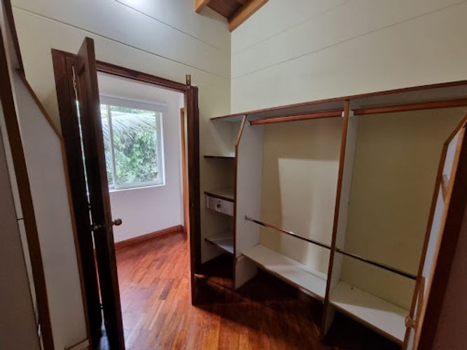 Casa de 4 alcobas en arriendo en El Tesoro, Medellín, 330 m² · foto 15 de 23