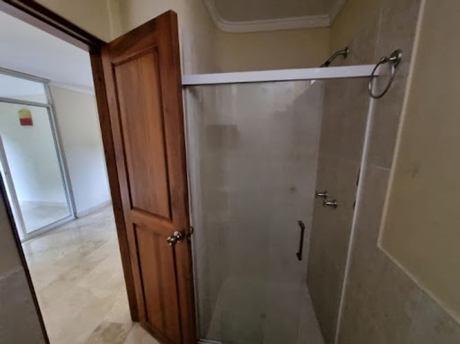 Casa de 4 alcobas en arriendo en El Tesoro, Medellín, 330 m² · foto 16 de 23