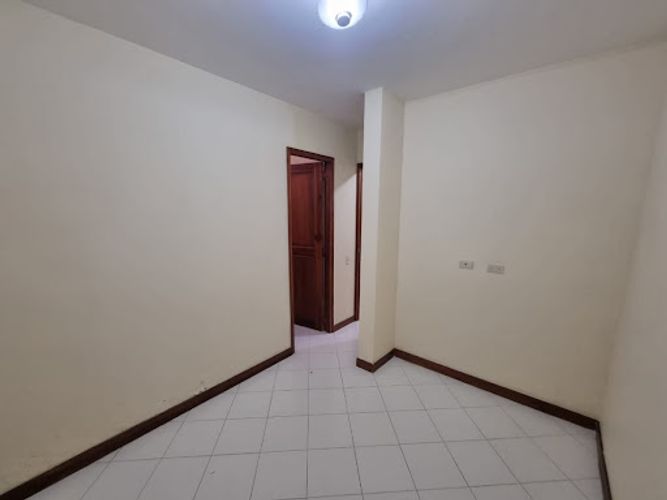 Casa de 4 alcobas en arriendo en El Tesoro, Medellín, 330 m² · foto 17 de 23