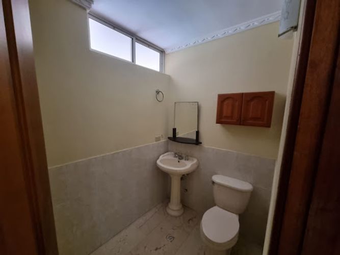 Casa de 4 alcobas en arriendo en El Tesoro, Medellín, 330 m² · foto 20 de 23