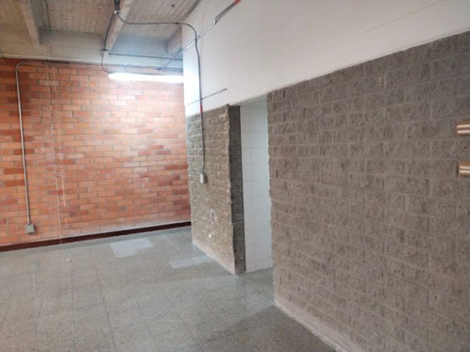 Oficina en arriendo en Trinidad, Medellín, 1359 m² · foto 8 de 12