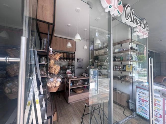 Local en venta en Manila, Medellín, 8 m² · foto 2 de 9