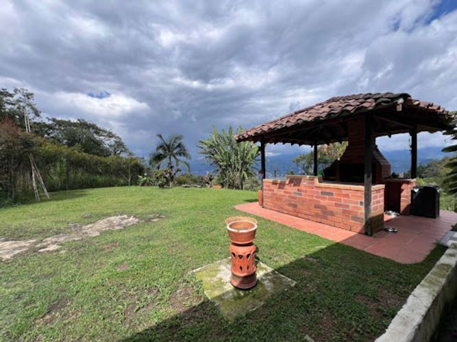Casa de 5 alcobas en venta en La Florida, La Estrella, 351 m² · foto 6 de 24