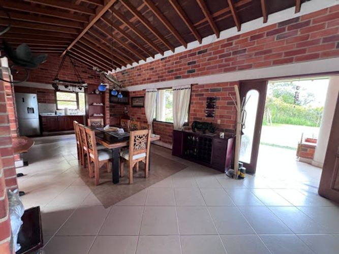 Casa de 5 alcobas en venta en La Florida, La Estrella, 351 m² · foto 7 de 24