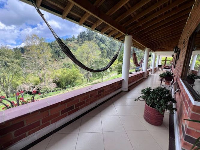 Casa de 5 alcobas en venta en La Florida, La Estrella, 351 m² · foto 8 de 24