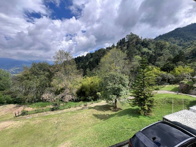 Casa de 5 alcobas en venta en La Florida, La Estrella, 351 m² · foto 10 de 24