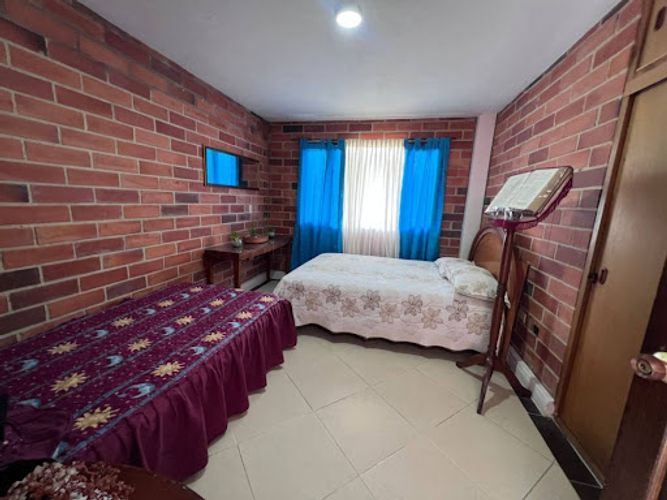 Casa de 5 alcobas en venta en La Florida, La Estrella, 351 m² · foto 16 de 24