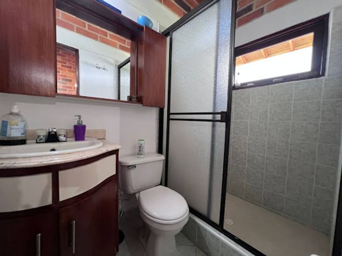Casa de 5 alcobas en venta en La Florida, La Estrella, 351 m² · foto 18 de 24