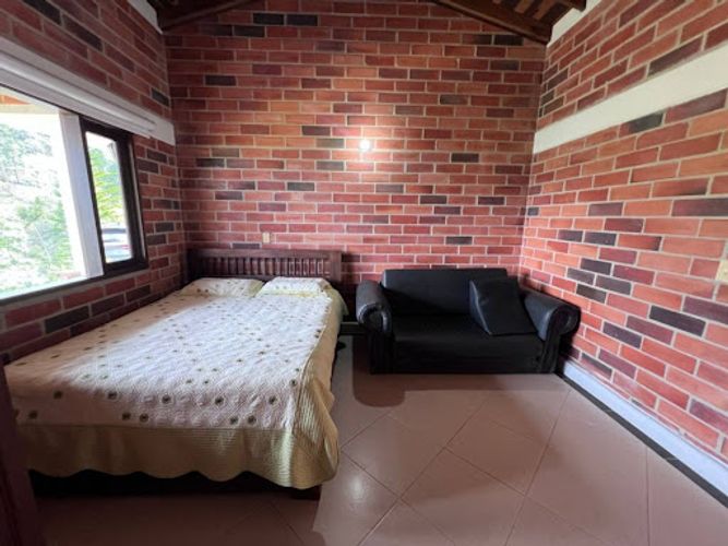 Casa de 5 alcobas en venta en La Florida, La Estrella, 351 m² · foto 19 de 24
