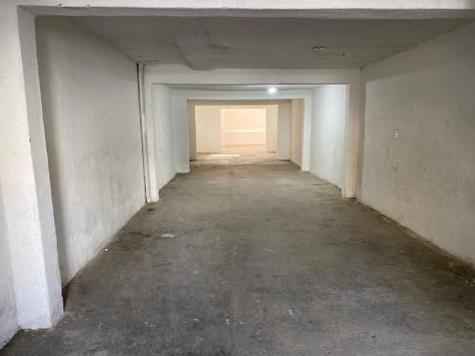 Bodega en venta en Naranjal, Medellín, 200 m² · foto 2 de 3