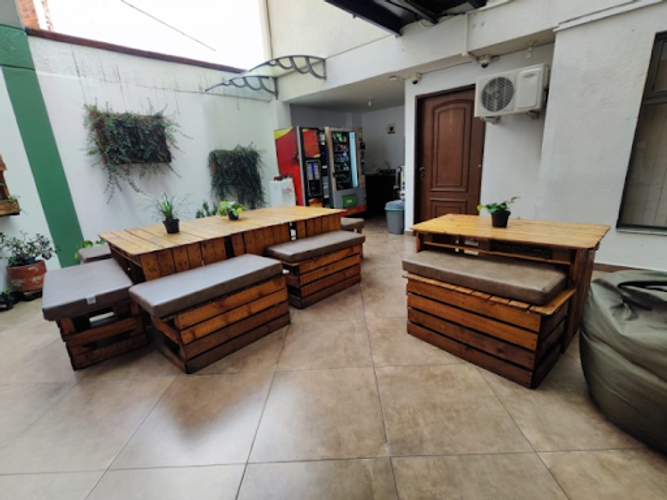 Edificio en venta en Conquistadores, Medellín, 1126 m² · foto 3 de 24