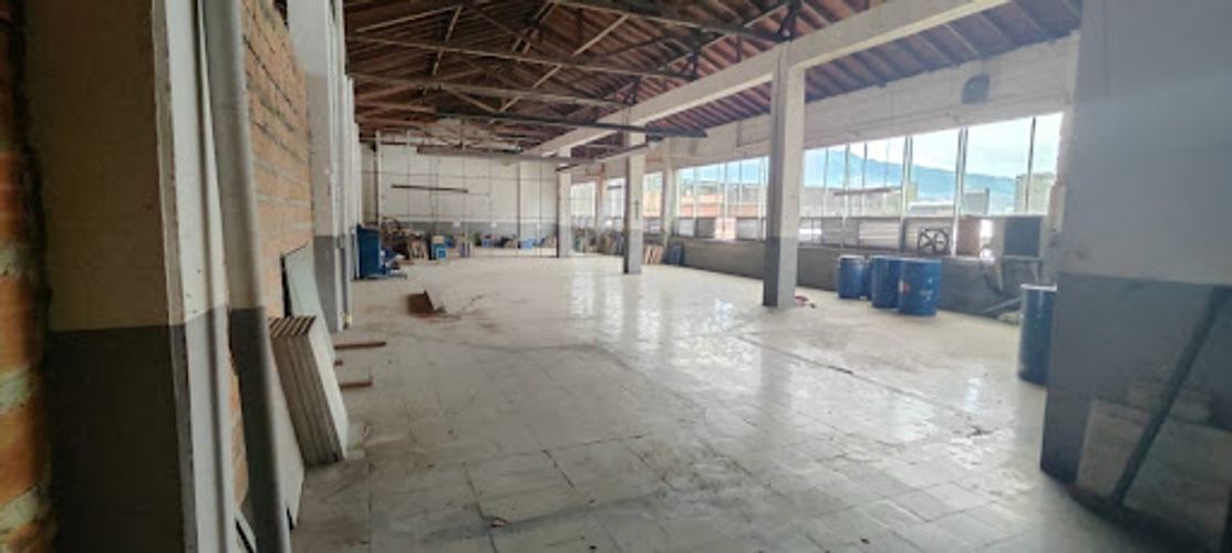 Bodega en venta en San Diego, Medellín, 2372 m² · foto 8 de 24