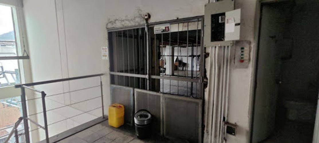 Bodega en venta en San Diego, Medellín, 2372 m² · foto 9 de 24