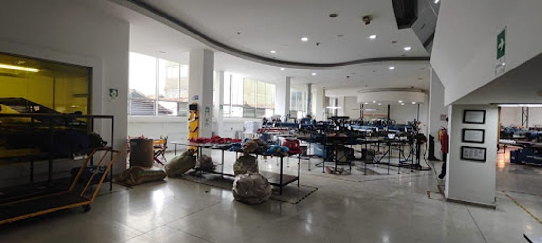 Bodega en venta en San Diego, Medellín, 2372 m² · foto 18 de 24