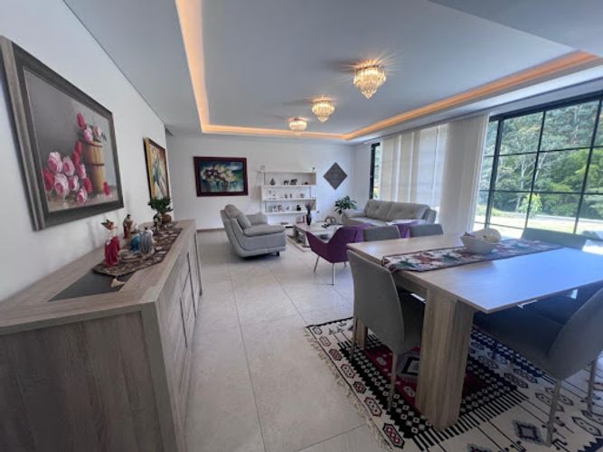 Casa de 3 alcobas en venta en Ca�O Siete, Rionegro, 236 m² · foto 3 de 24