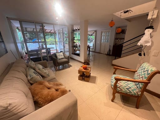 Casa de 4 alcobas en venta en El Tesoro, Medellín, 289 m² · foto 3 de 24