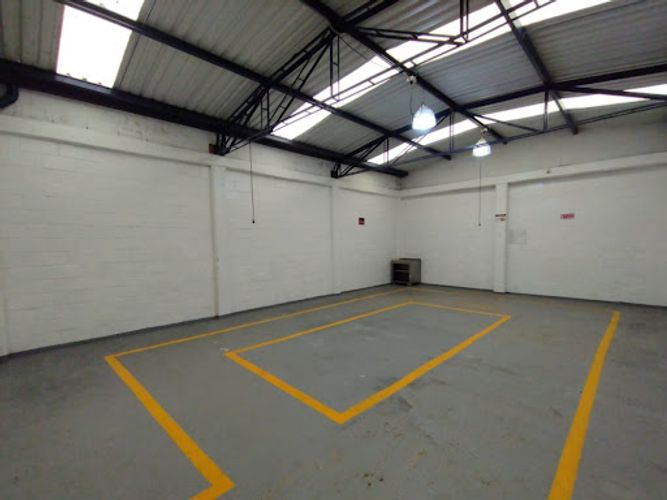 Bodega en arriendo en Abreo, Rionegro, 247 m² · foto 13 de 17