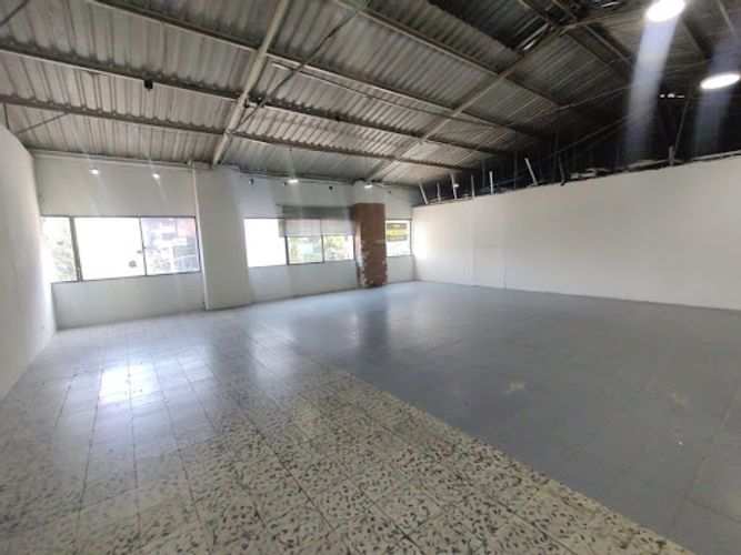 Bodega en arriendo en Laureles, Medellín, 220 m² · foto 2 de 17