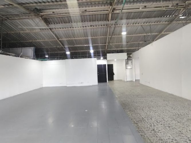 Bodega en arriendo en Laureles, Medellín, 220 m² · foto 3 de 17
